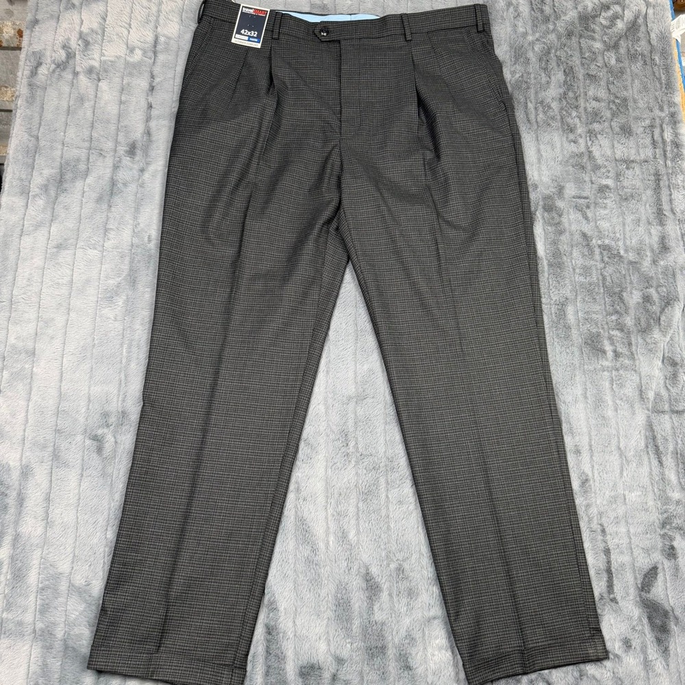 Roundtree & Yorke TravelSmart Mens 42x32 Black Pleated Classic Fit Dress Pants